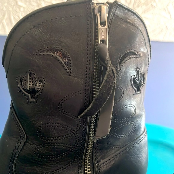 Gorgeous Real Leather Dingo Cactus 🌵 Moon 🌙 Cowgirl Boots 👢 Woman’s size 9 - Picture 5 of 10